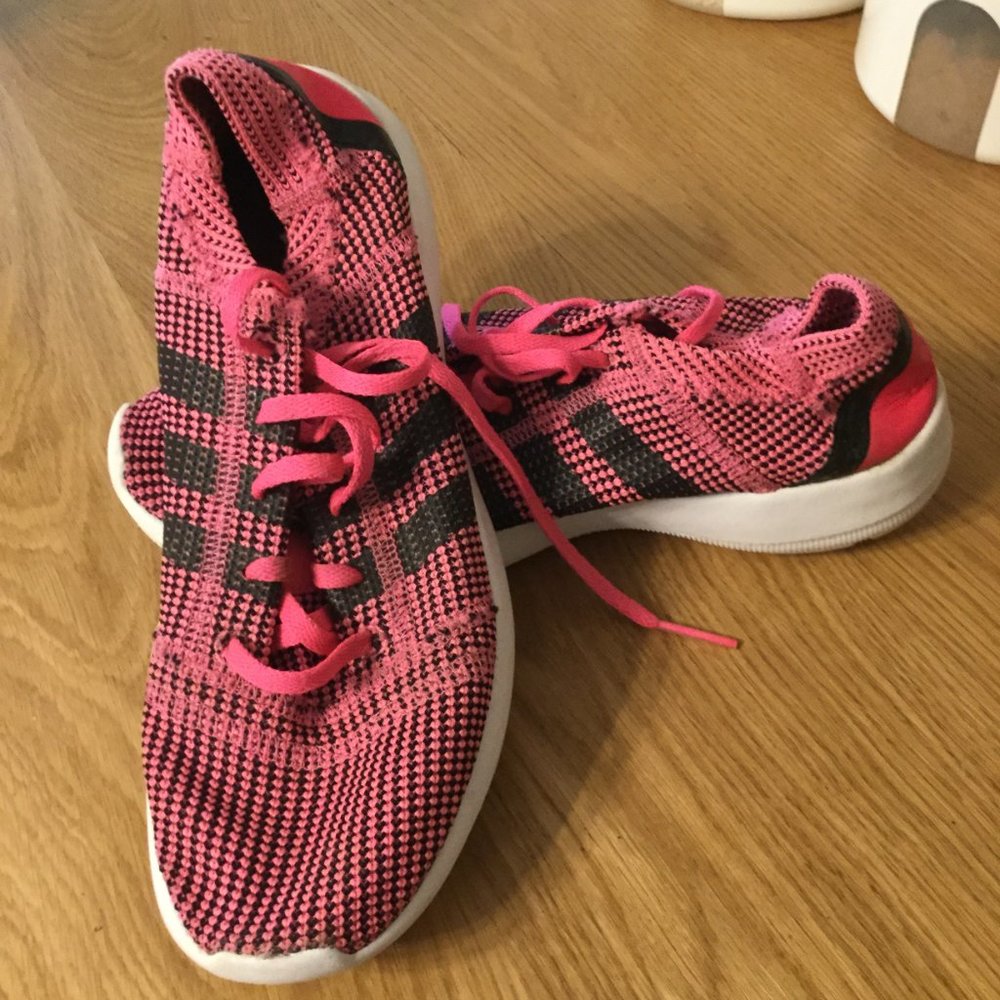 Running Shoes - Picture 8 of 8